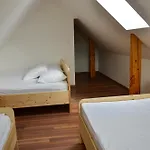 Vikendica Koca V Lozah