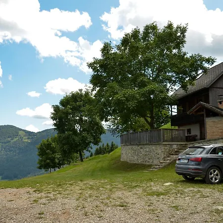 Koca V Lozah Дом отдыха *